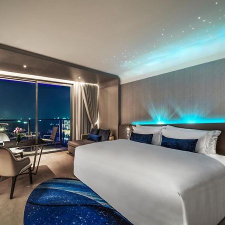 Grande Centre Point Space Pattaya Exterior photo Deluxe Room