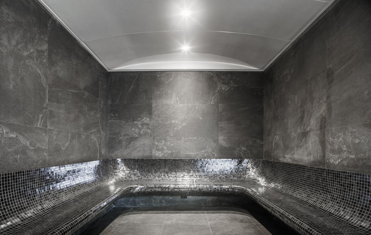 Grande Centre Point Space Pattaya Exterior photo A Turkish bath