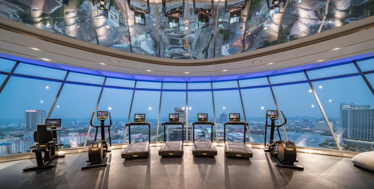 Grande Centre Point Space Pattaya Exterior photo The gym at the 88th floor