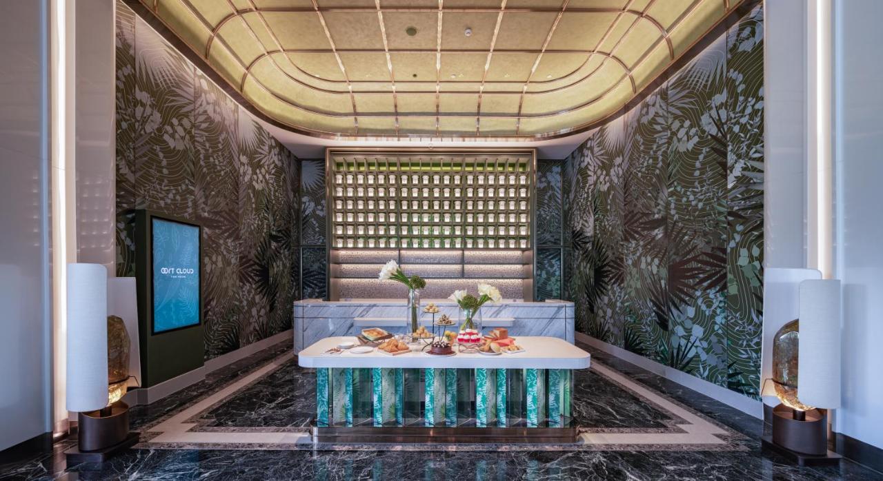 Grande Centre Point Space Pattaya Exterior photo The lobby of the hotel