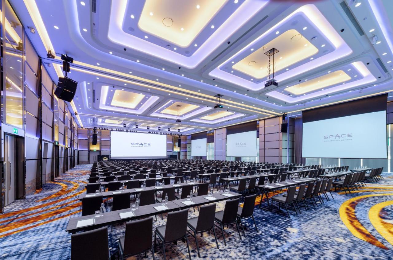 Grande Centre Point Space Pattaya Exterior photo The Grand Ballroom