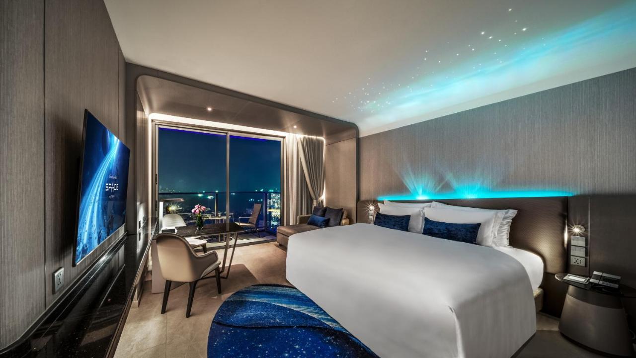 Grande Centre Point Space Pattaya Exterior photo