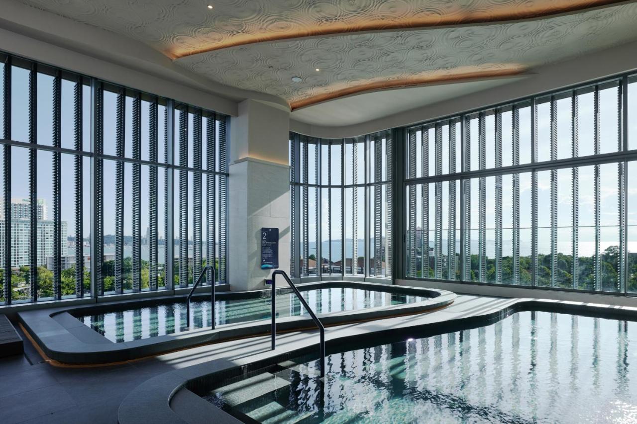 Grande Centre Point Space Pattaya Exterior photo The pool at the 360° Sky Lounge